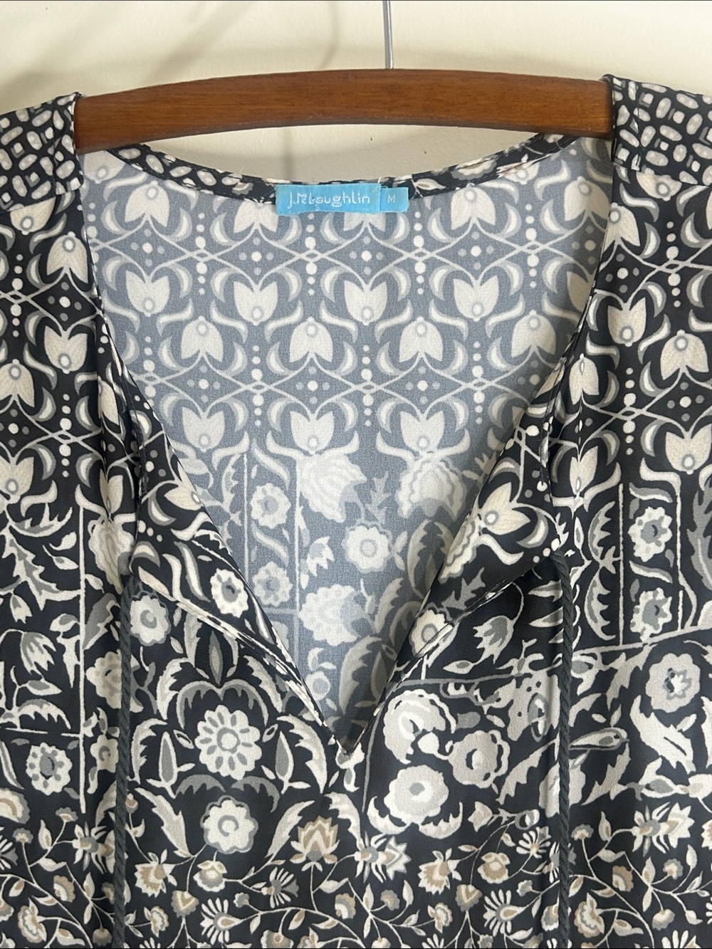 J. McLaughlin Dress Women's Medium Grey Floral Hortense Tiered Midi Resort - Picture 8 of 16